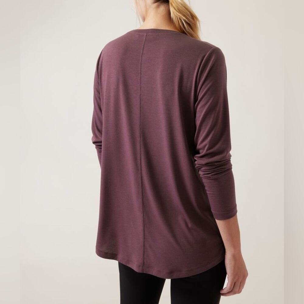 Athleta Stratus II Long Sleeve Top Purple Stretchy Soft Size XS